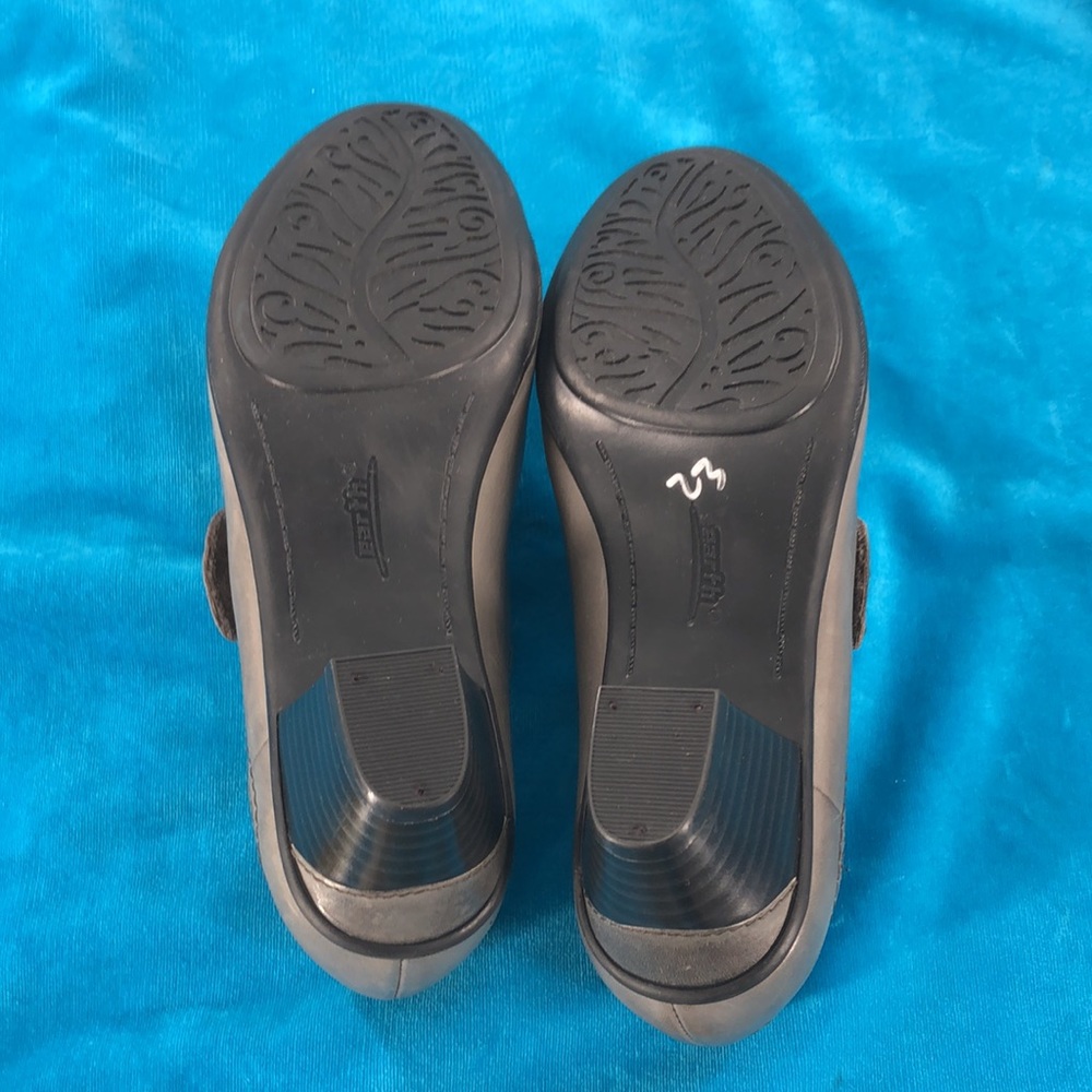 Earth Grey Slip On Ankle Boots sz 7 NWT - Picture 5 of 7